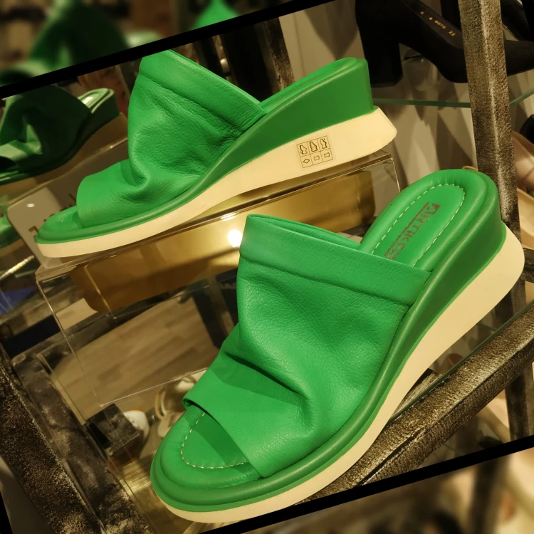 artiker 52c1083 green.jpg