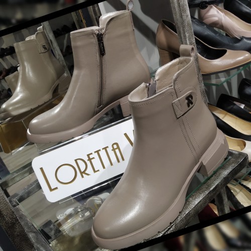 loretta H5239-3610.jpg