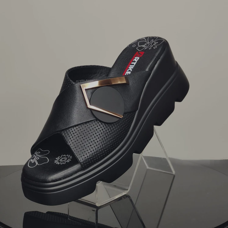 ARTIKER 56C1586.jpg